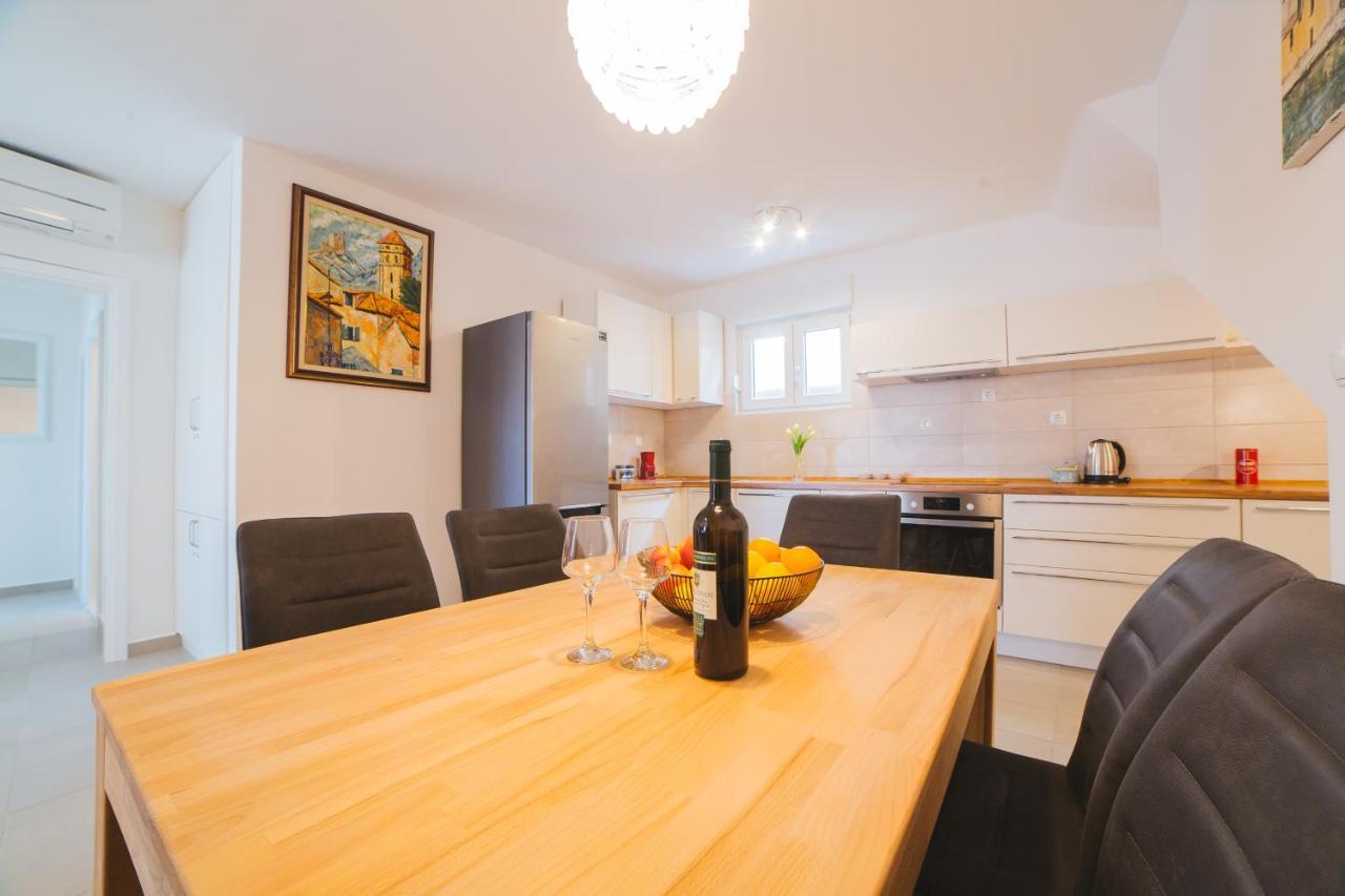 City Center Lux Apartment "Tonci" Omis Bagian luar foto
